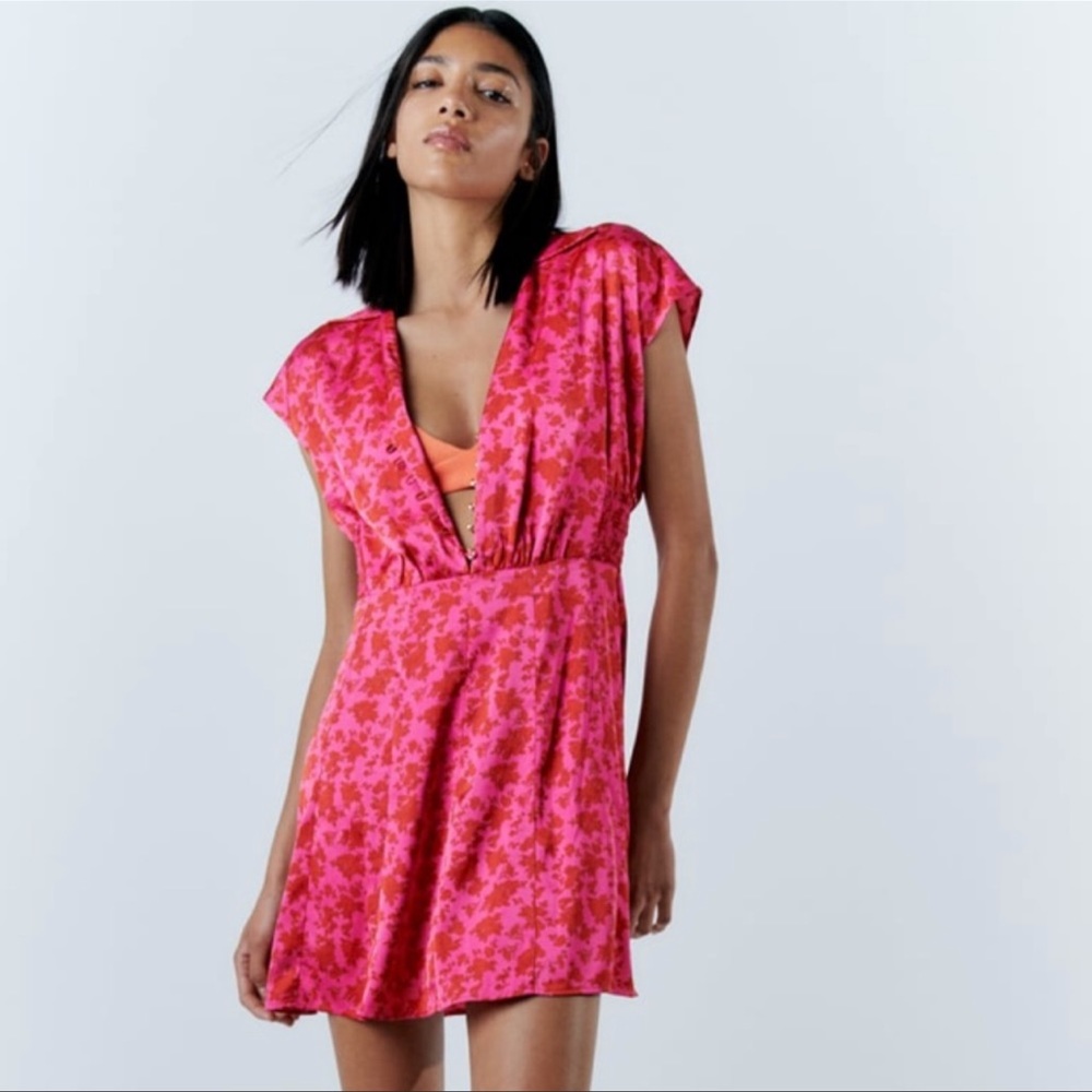 🌷ZARA🌷 Fuchsia floral mini dress